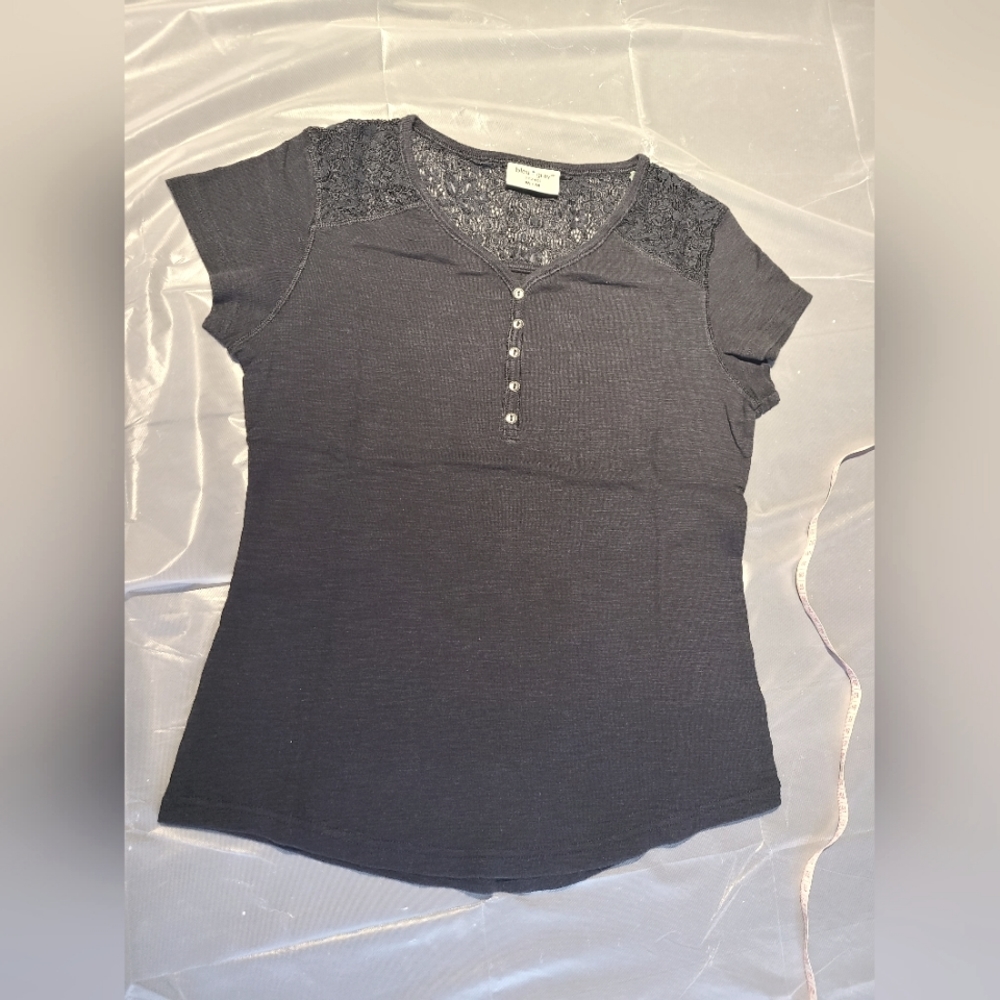 Medium Blue Gray Tee in the color black.